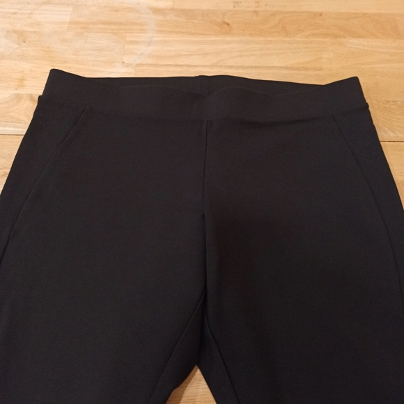 White house black market High-Rise Button Hem Black Slim Capri Jeans. Size XL - Picture 6 of 16
